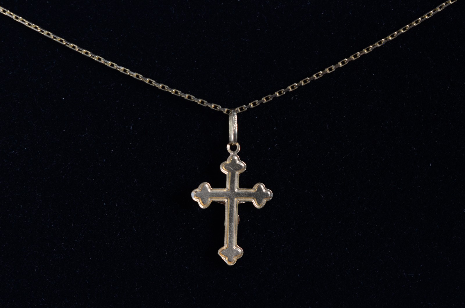 Colar de ouro 18 k, contraste 750 com crucifixo. (Por motivos de... - foto 6 de 7