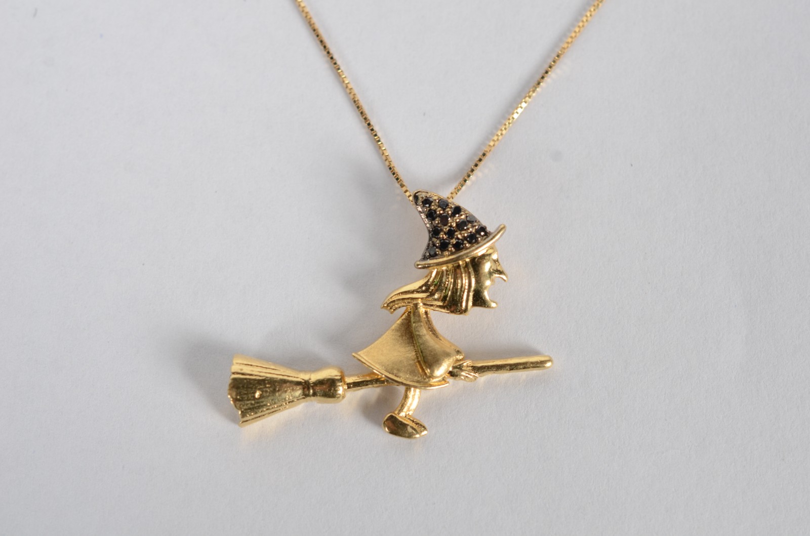 Colar de ouro 18 k., contraste 750 com pendente. (Por motivos de... - foto 1 de 8
