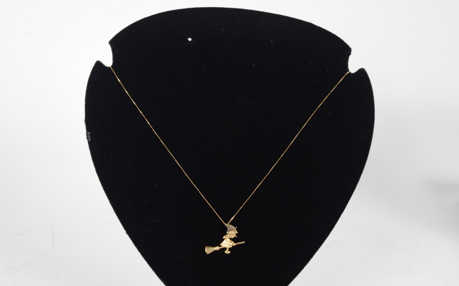 Colar de ouro 18 k., contraste 750 com pendente. (Por motivos de... - foto 7 de 8