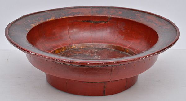 Bacia chinesa de madeira, diam.48 cm, alt.14 cm.