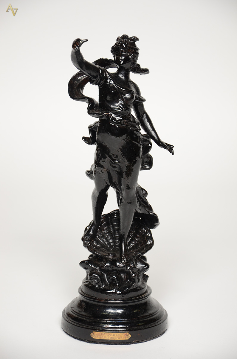 Estatueta francesa de petit bronze patinado representando Figura... - foto 1 de 3