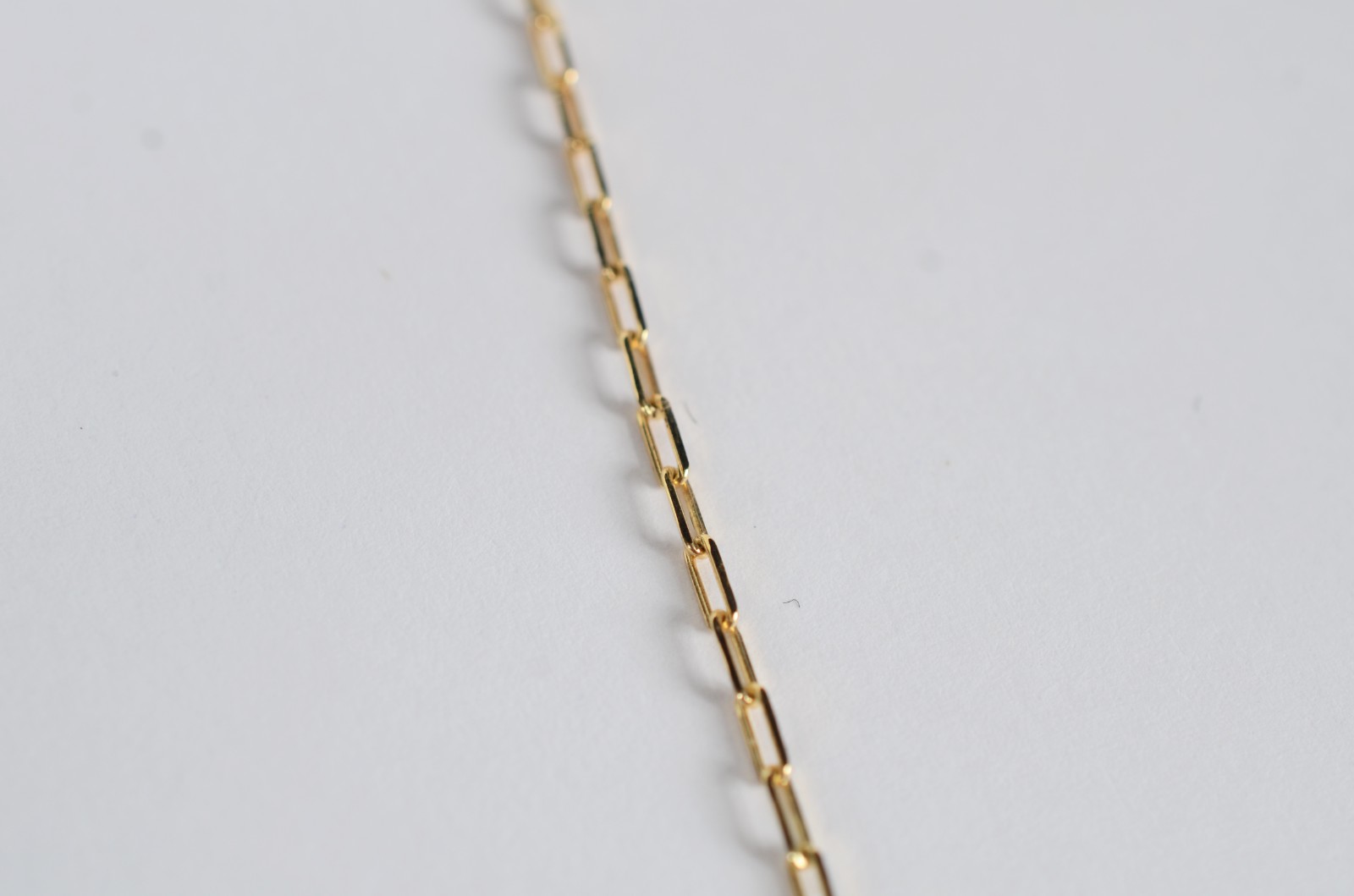Colar de ouro 18 k e ouro branco, contraste 750 com crucifixo. (Por... - foto 4 de 8