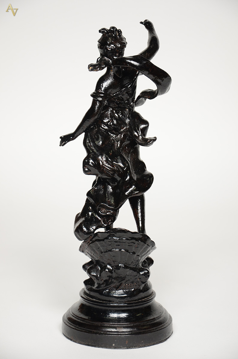 Estatueta francesa de petit bronze patinado representando Figura... - foto 2 de 3