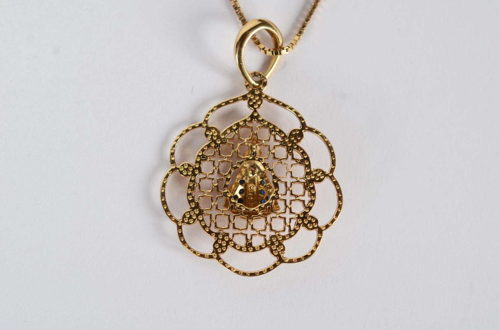 Colar de ouro 18 k., contraste 750 com pendente de Nossa Senhora com... - foto 7 de 7
