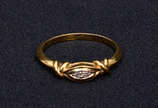 Antigo anel de ouro 18 k com brilhantes, peso 2... - Antigo anel de ouro 18 k com brilhantes, peso 2,6 g.