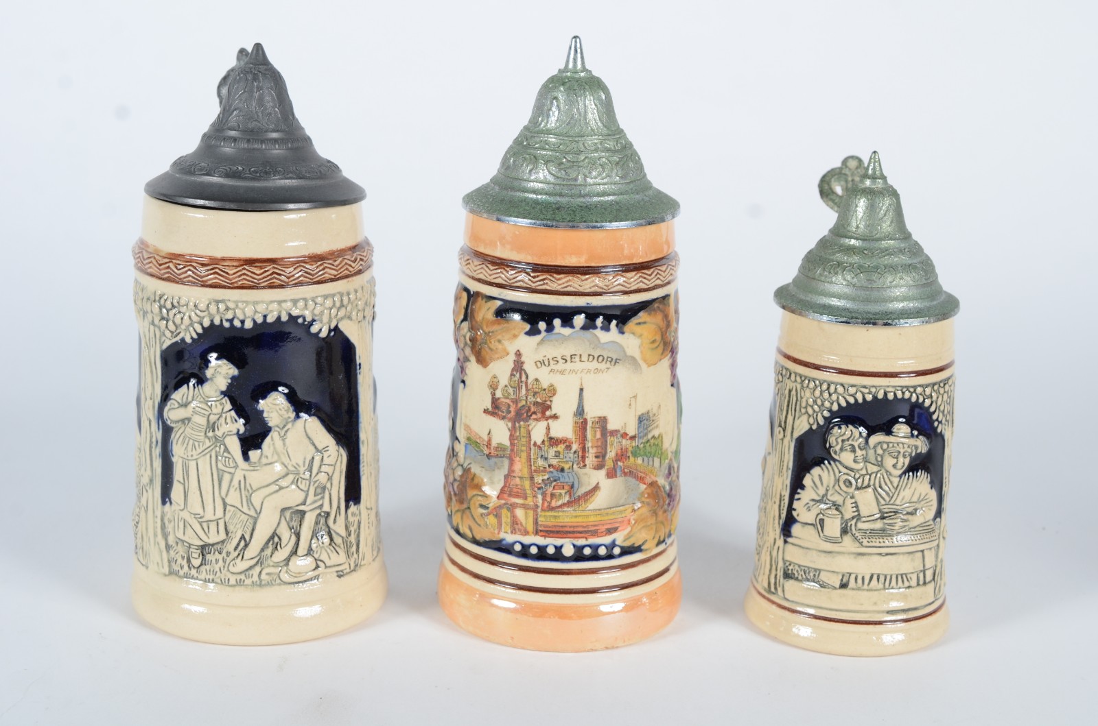 Coleção com 3 tankards com tampas de pewter e 4 canecas para cerveja... - foto 3 de 11