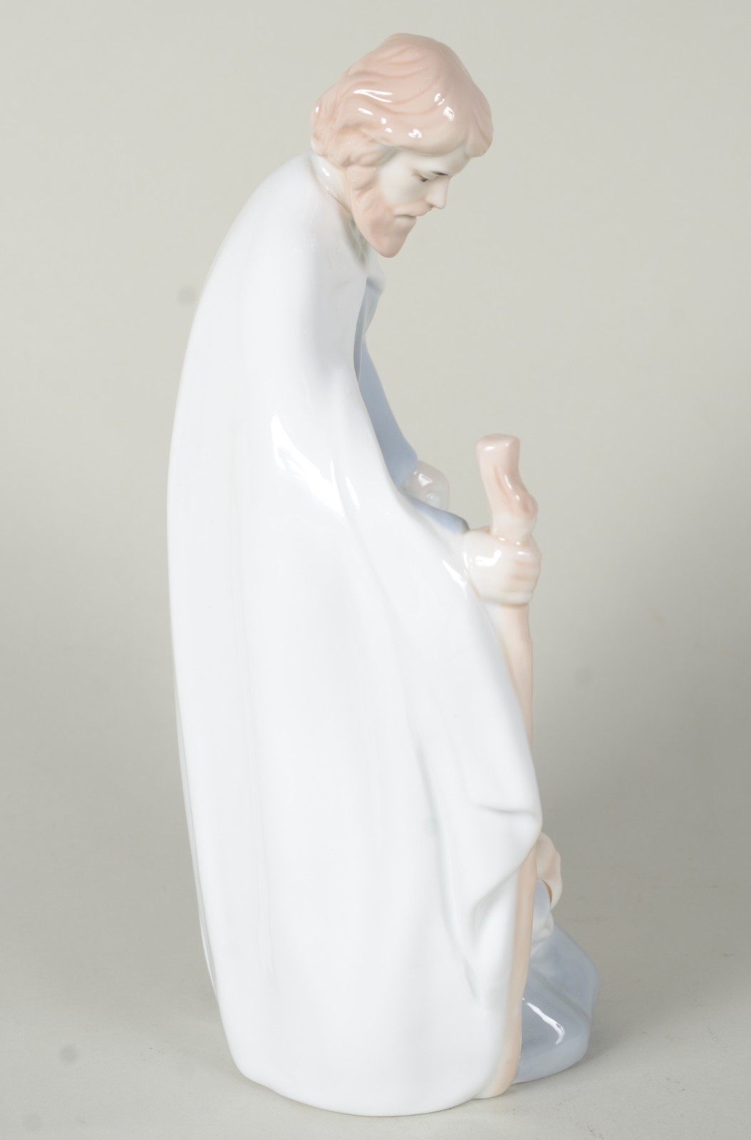 Estatueta de porcelana representando Sagrada Família. - foto 8 de 9
