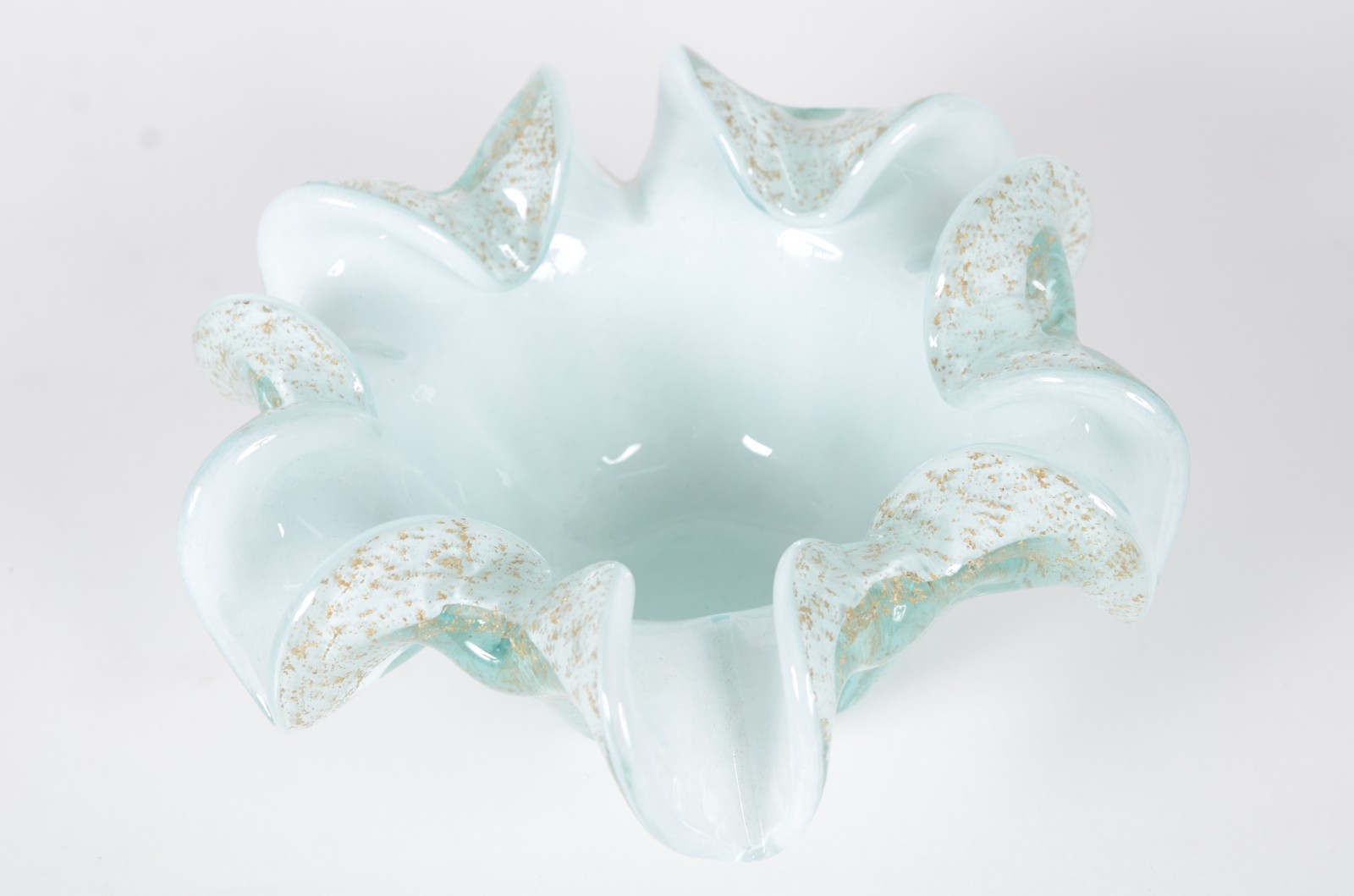 Centro de mesa de vidro decorativo branco com pó de ouro, borda... - foto 2 de 5