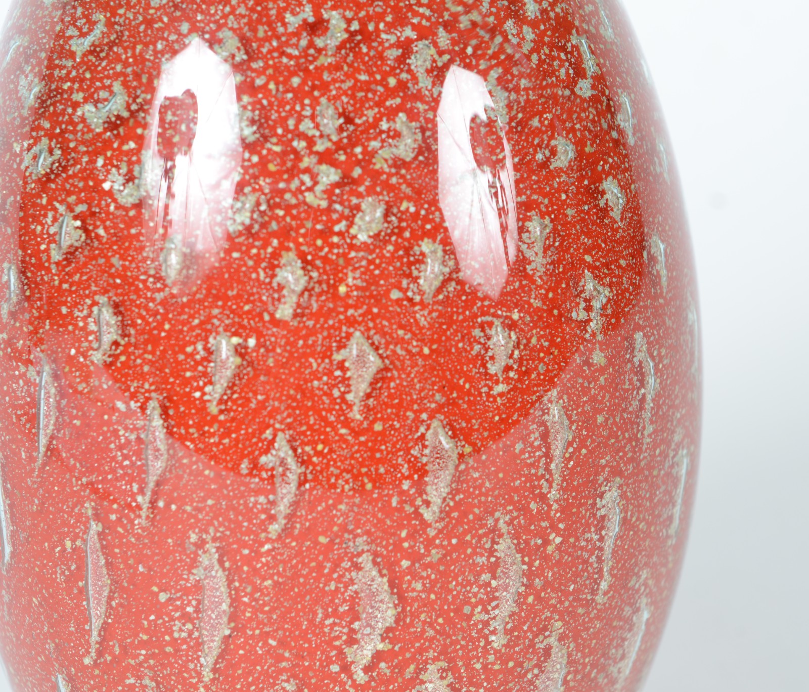 Ovo/pinha de vidro decorativo na cor laranja. - foto 2 de 4