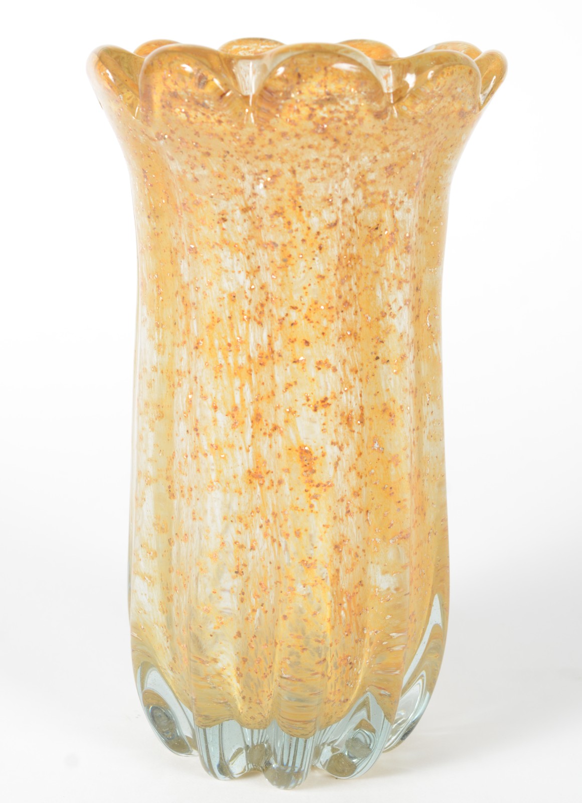 Vaso de vidro decorativo na cor amarelo, trabalhado em gomos. - foto 1 de 5