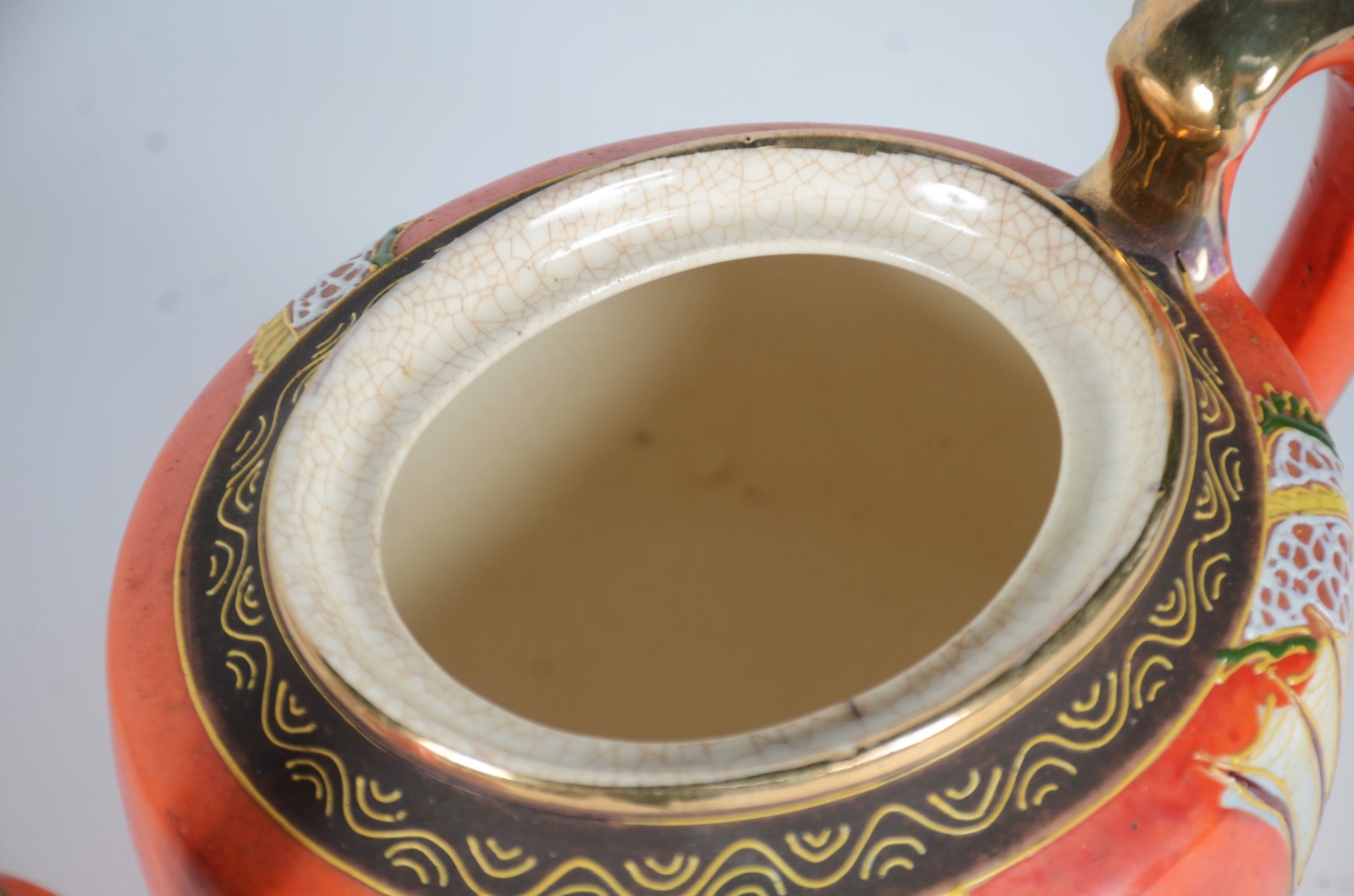 Serviço de chá de porcelana oriental, decorado com dragões sobre... - foto 6 de 11