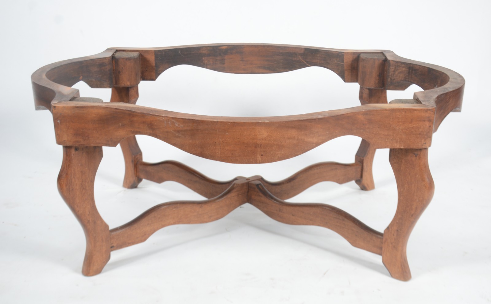 Mesa de centro de madeira nobre, tampo de mármore, estilo Luis Felipe. - foto 6 de 7