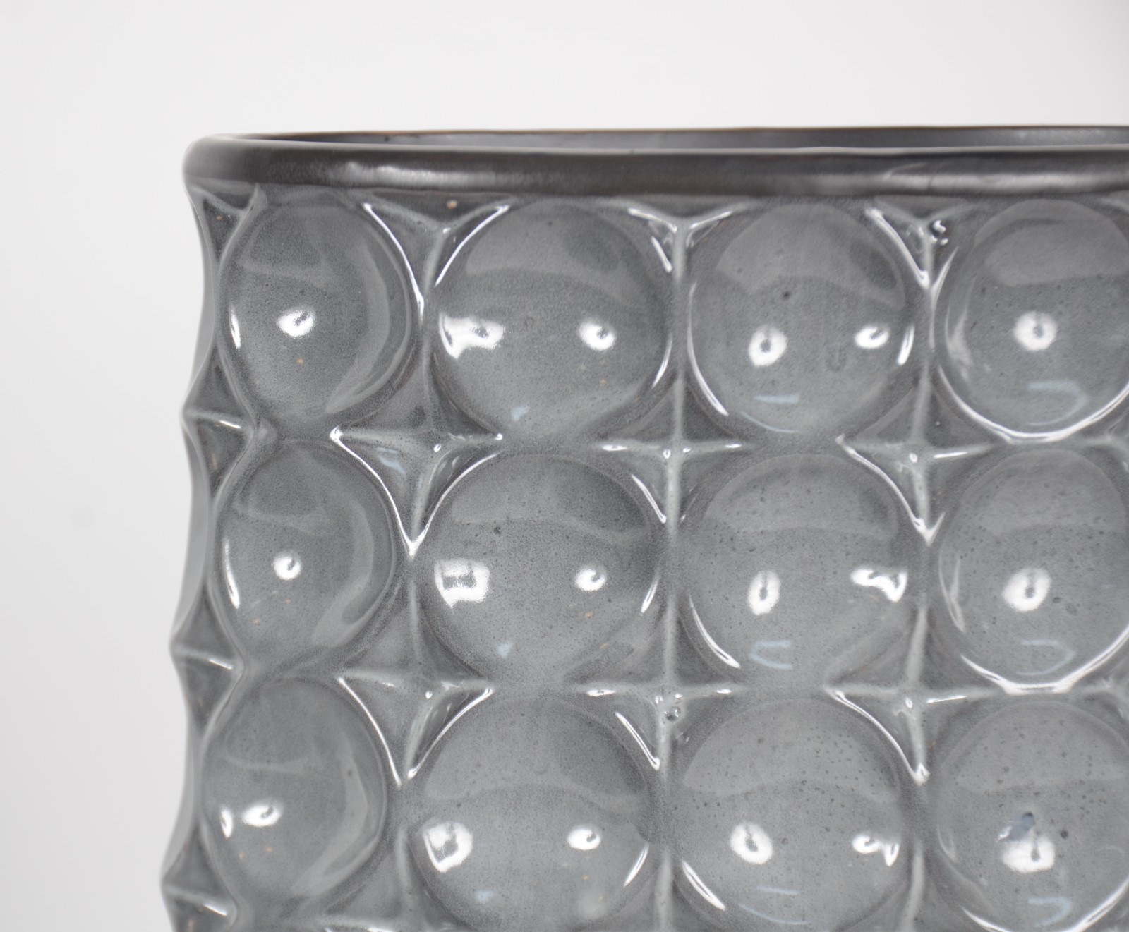 Três vasos decorativos de cerâmica. - foto 3 de 7