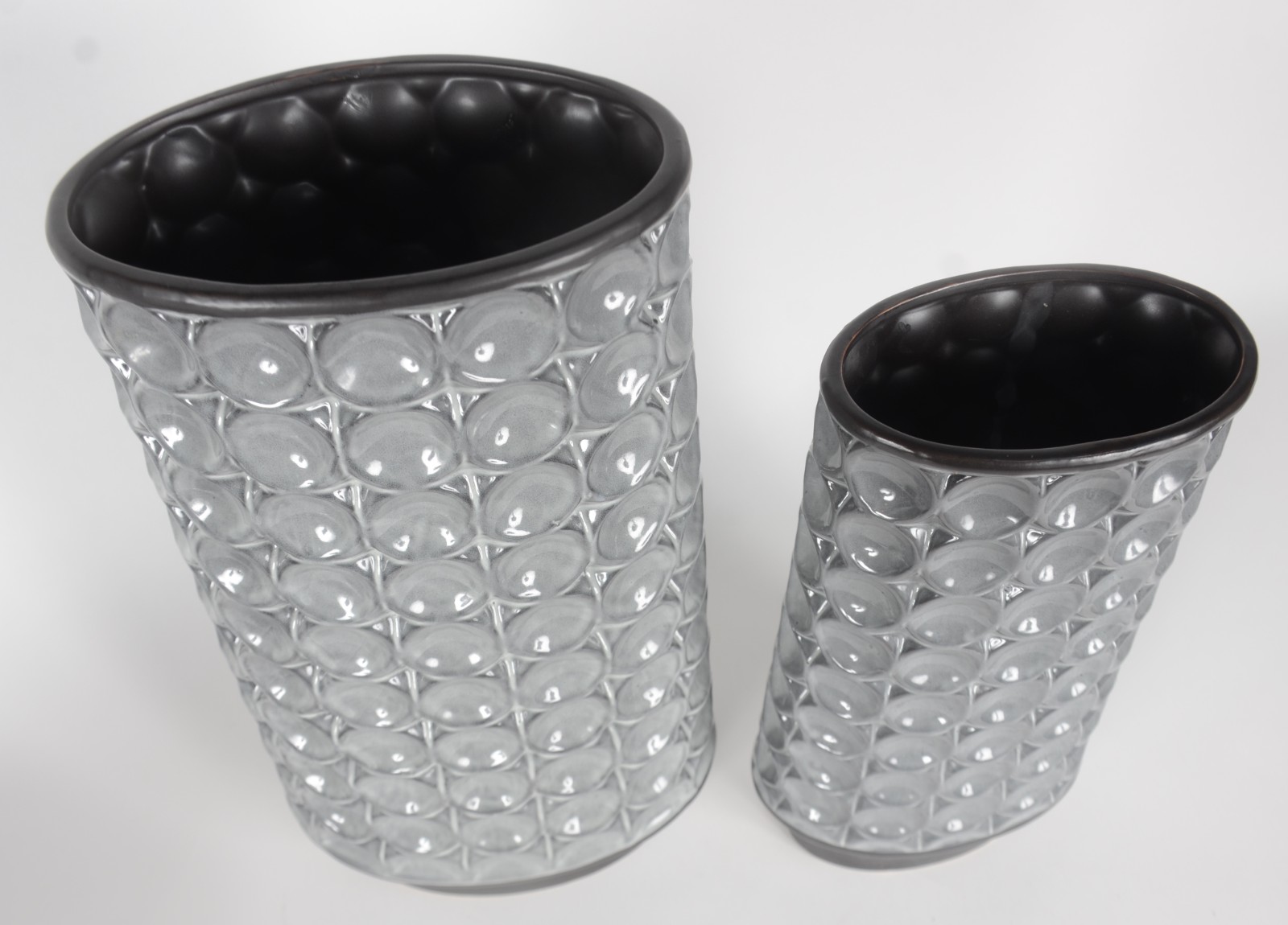 Três vasos decorativos de cerâmica. - foto 5 de 7