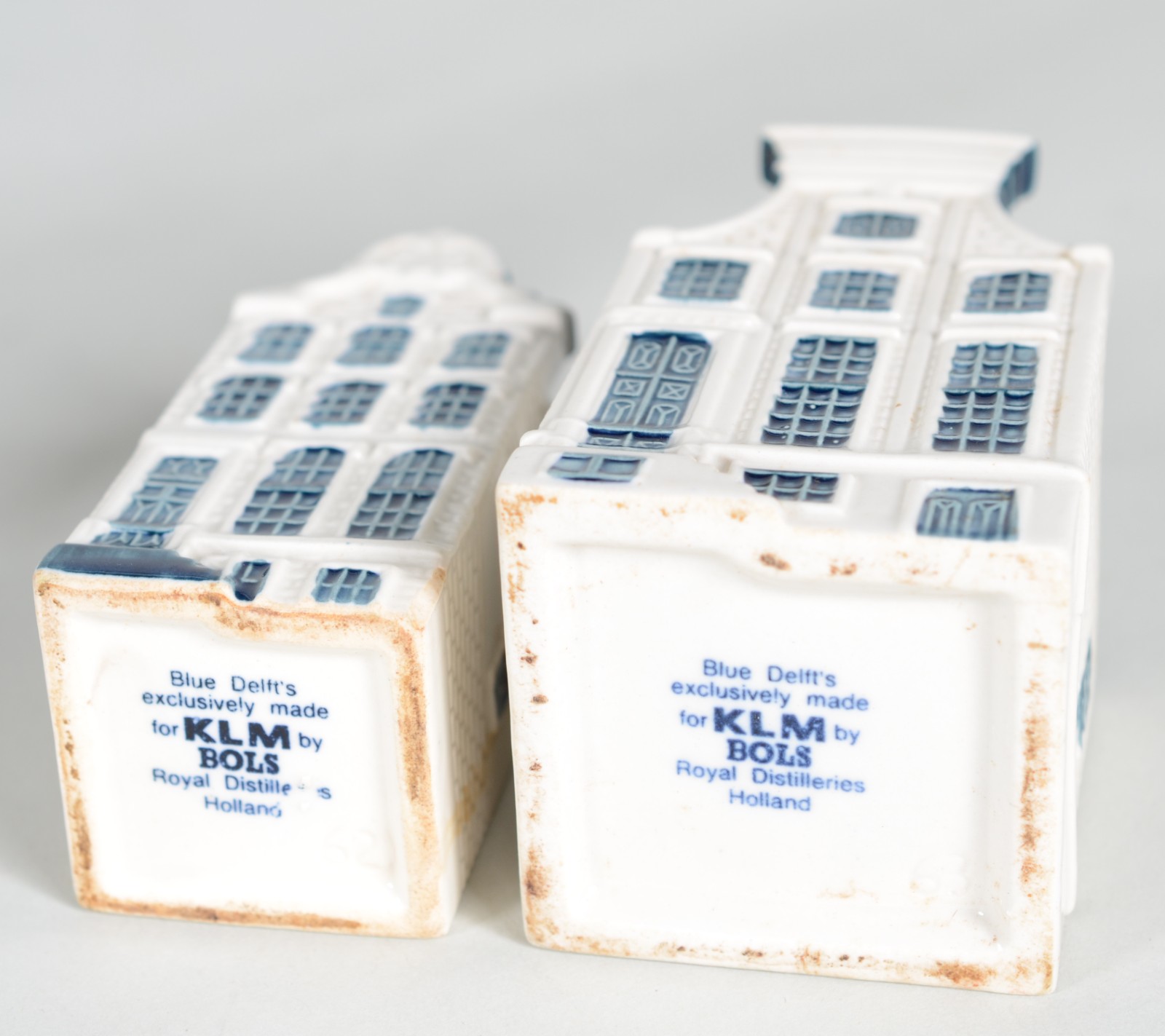 Coleção com 27 garrafas de cerâmica holandesa da KLM na forma de... - foto 6 de 7