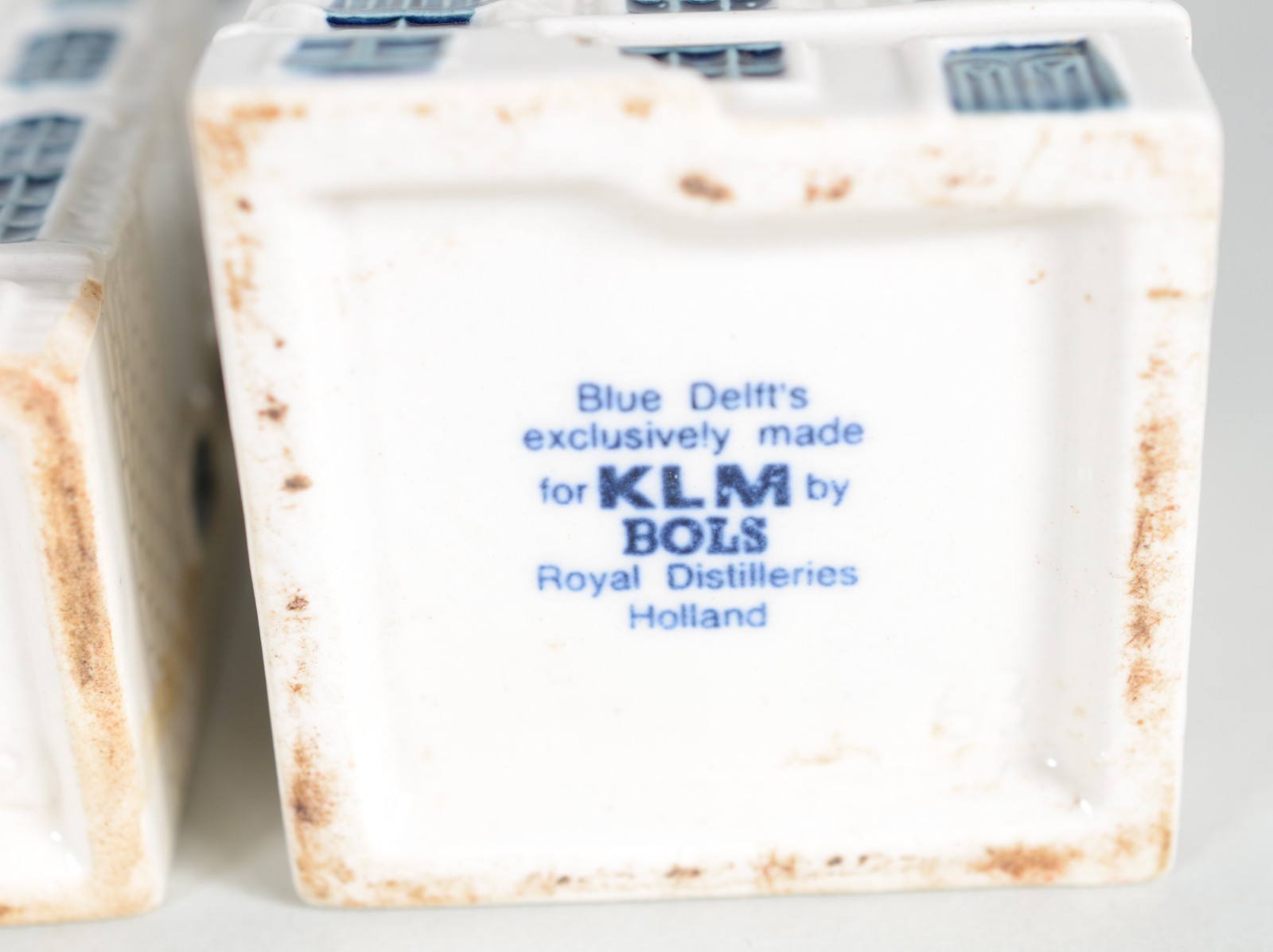 Coleção com 27 garrafas de cerâmica holandesa da KLM na forma de... - foto 7 de 7