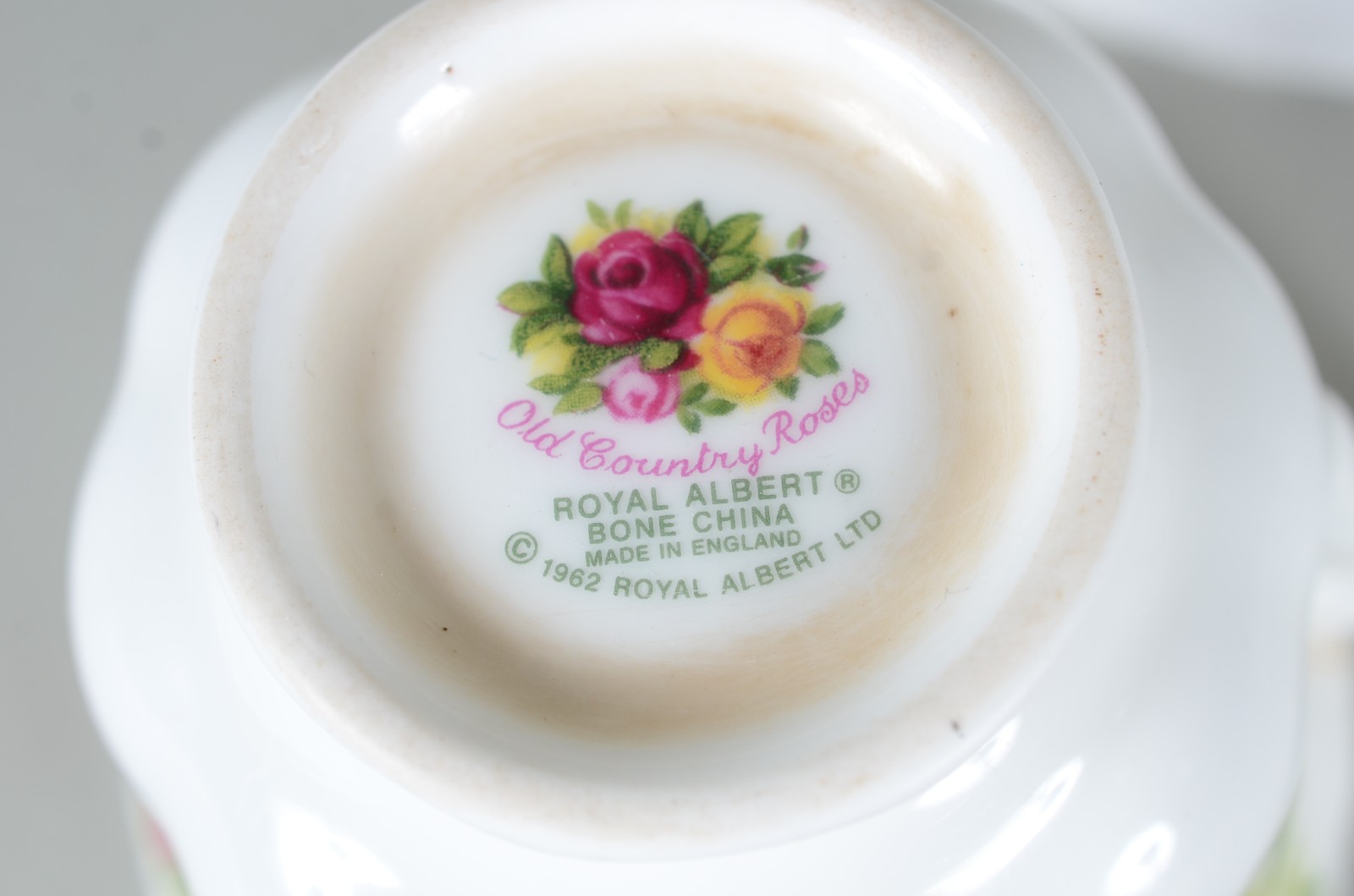 Quatro xícaras para chá com pires de porcelana inglesa Royal Albert... - foto 5 de 6