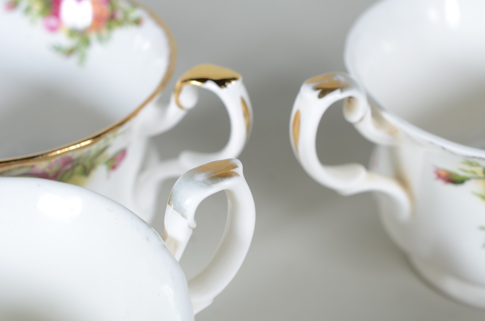 Quatro xícaras para chá com pires de porcelana inglesa Royal Albert... - foto 6 de 6