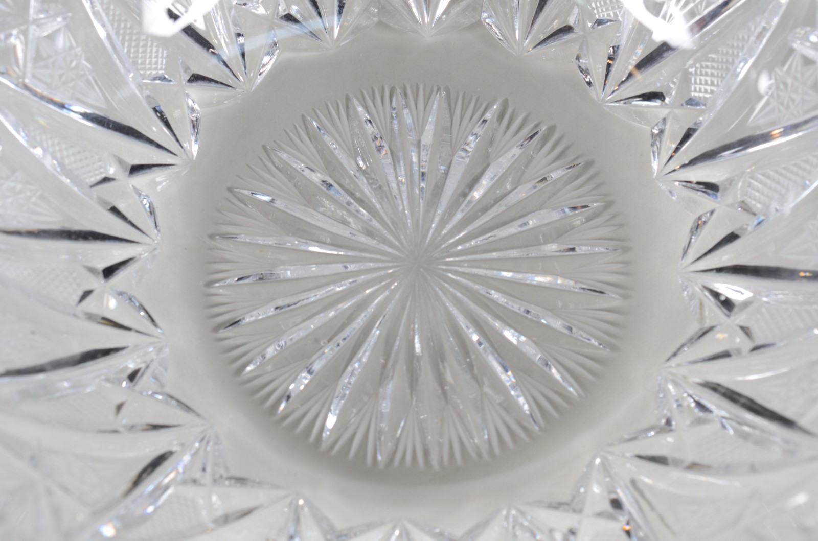 Diversas peças de cristal lapidado, sendo: 3 fruteiras (uma com... - foto 3 de 10