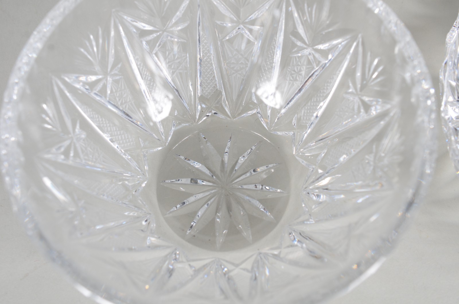 Diversas peças de cristal lapidado, sendo: 3 fruteiras (uma com... - foto 6 de 10