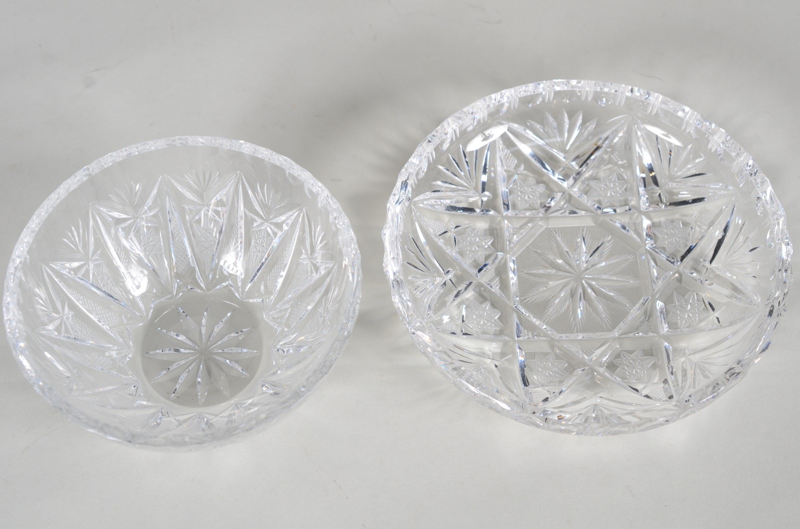 Diversas peças de cristal lapidado, sendo: 3 fruteiras (uma com... - foto 9 de 10