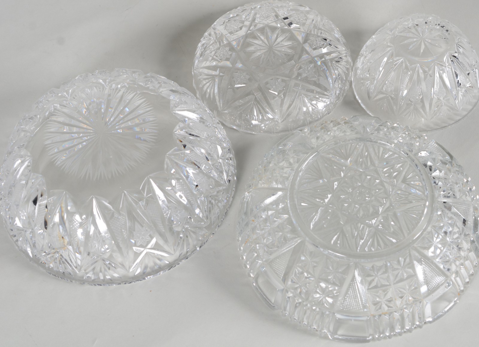 Diversas peças de cristal lapidado, sendo: 3 fruteiras (uma com... - foto 10 de 10