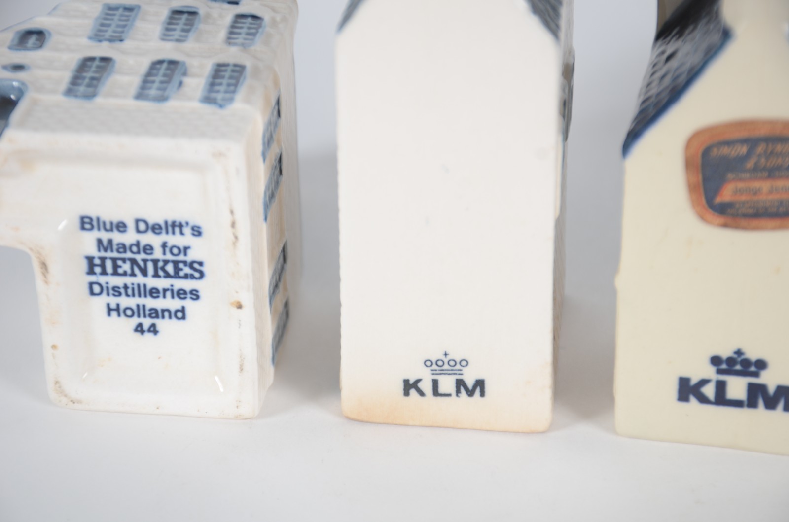 Coleção com 17 garrafas de cerâmica da KLM na forma de pequenos... - foto 4 de 7