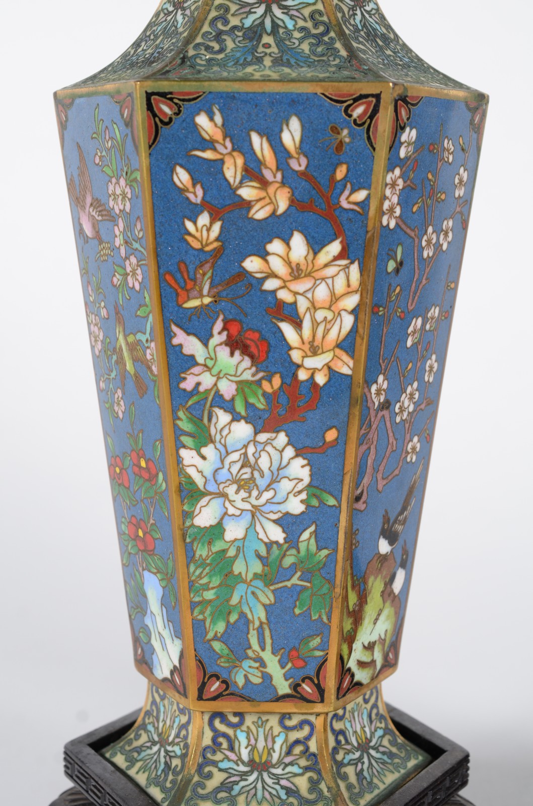 Par de belíssimos vasos de cloisoné chines feitio sextavado... - foto 3 de 7