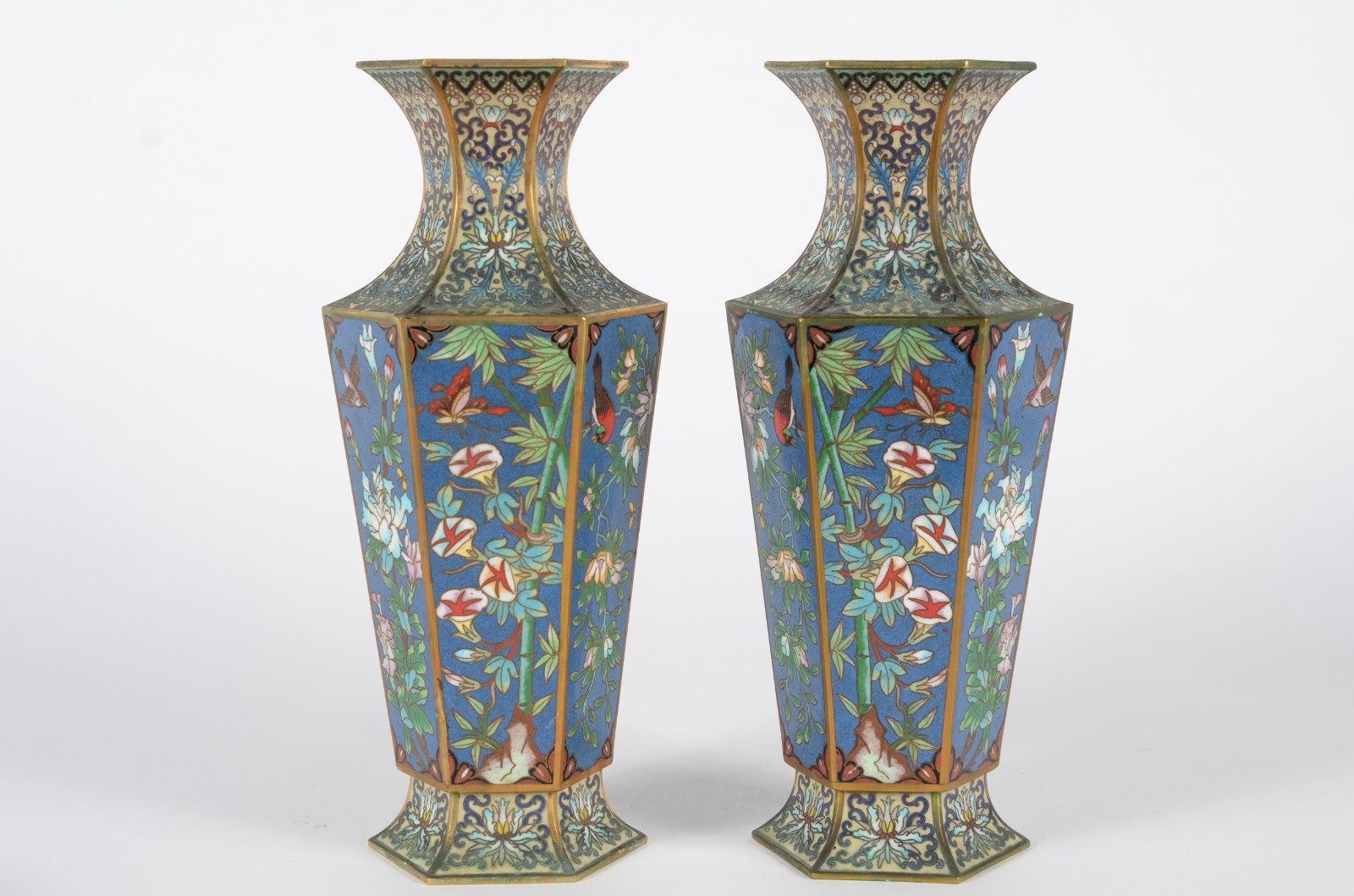 Par de belíssimos vasos de cloisoné chines feitio sextavado... - foto 5 de 7
