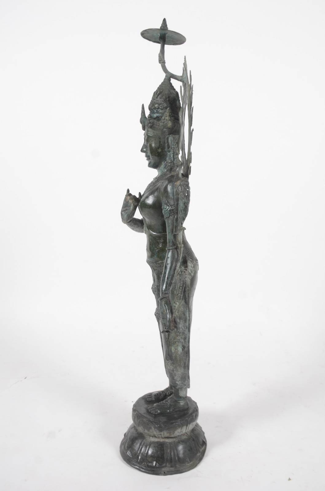 Escultura de bronze representando figura indiana. - foto 4 de 7