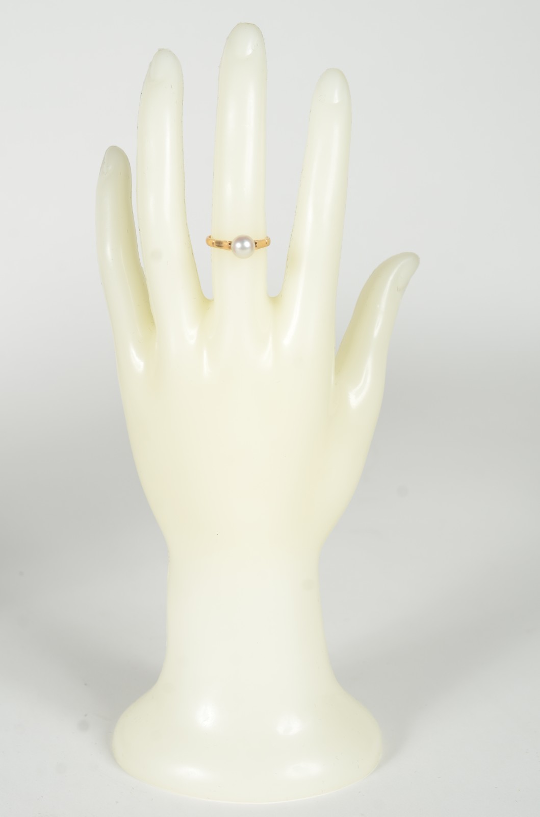 Conjunto em ouro 18 k., contraste 750, sendo: par de brincos e anel... - foto 6 de 7