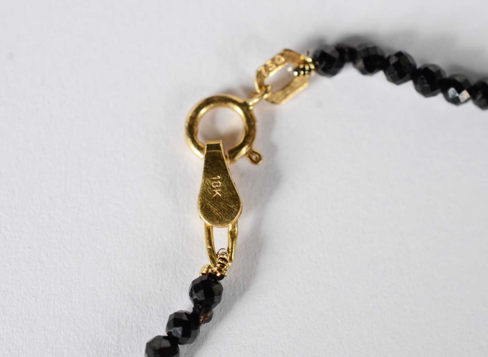 Colar com fecho e complementos de ouro 18 k., pendente na forma de... - foto 6 de 8
