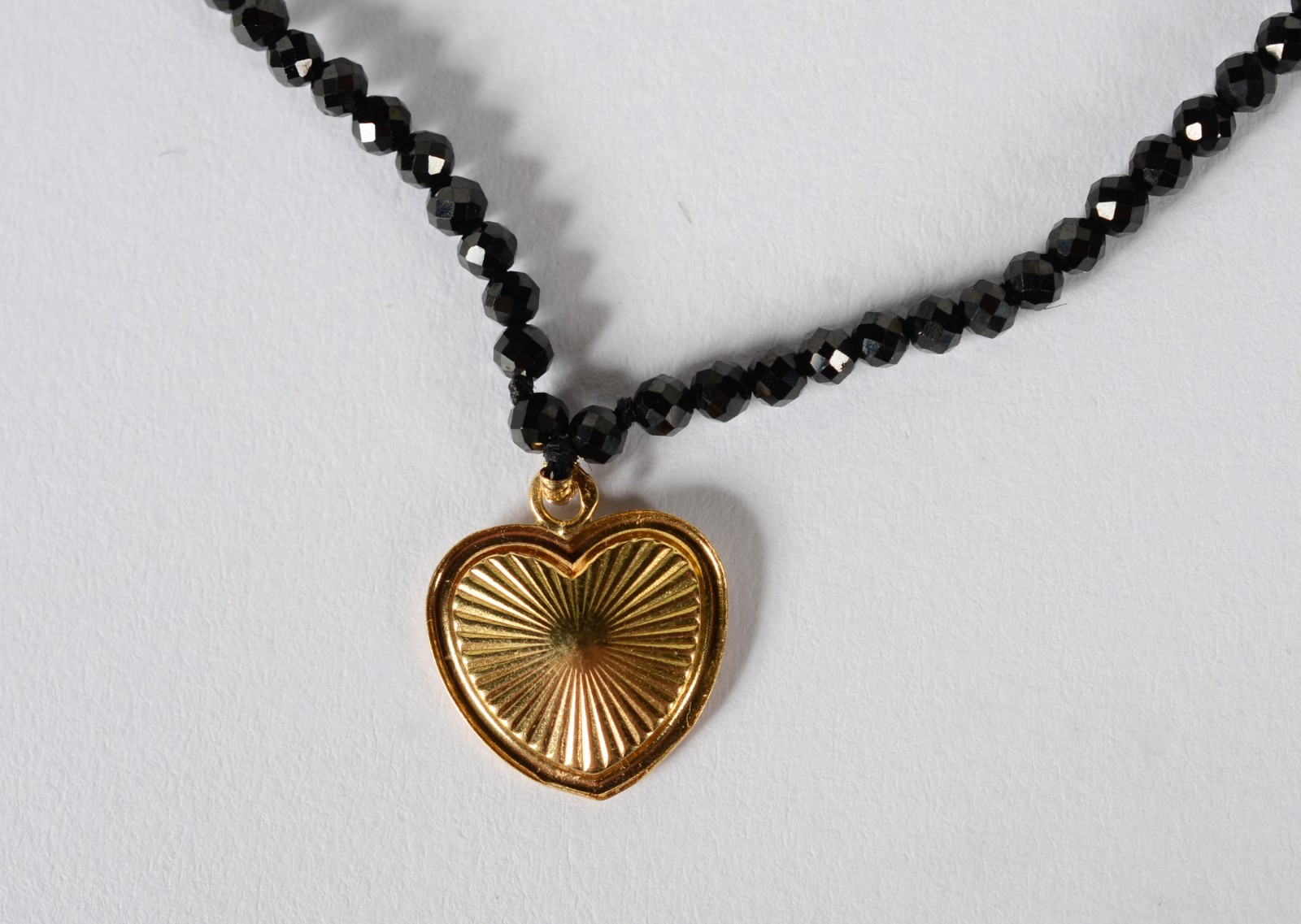Colar com fecho e complementos de ouro 18 k., pendente na forma de... - foto 7 de 8