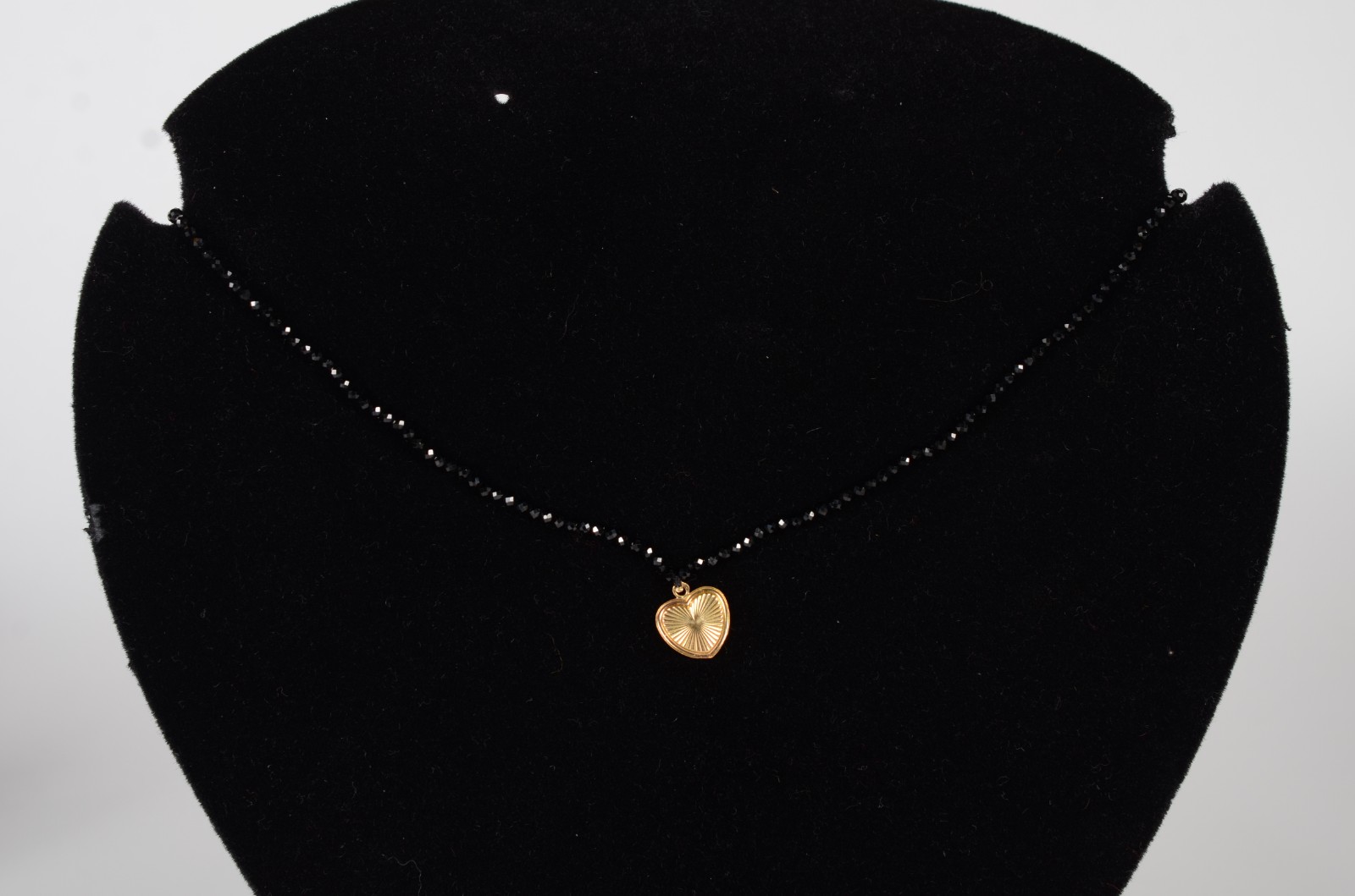 Colar com fecho e complementos de ouro 18 k., pendente na forma de... - foto 8 de 8