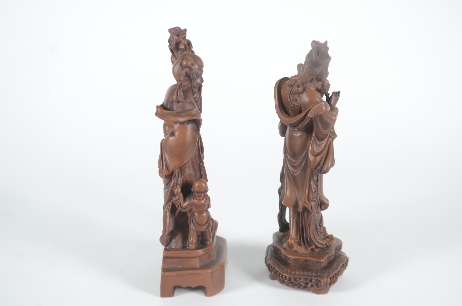 Três estatuetas orientais diversas de resina, sendo: Shou Xing, o... - foto 9 de 10