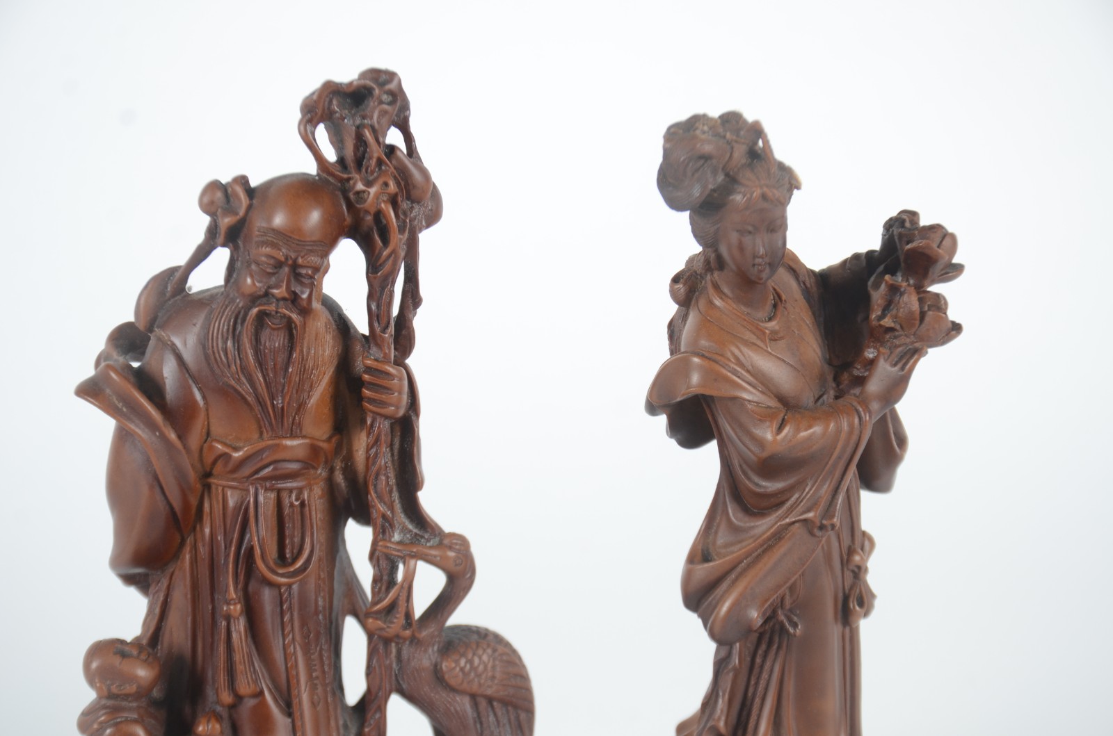 Três estatuetas orientais diversas de resina, sendo: Shou Xing, o... - foto 10 de 10