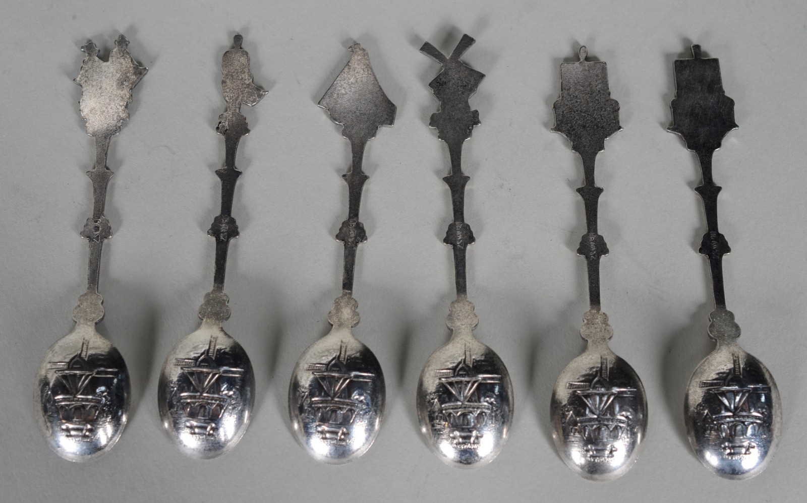 Seis colheres para chá de metal prateado holandes. - foto 4 de 8