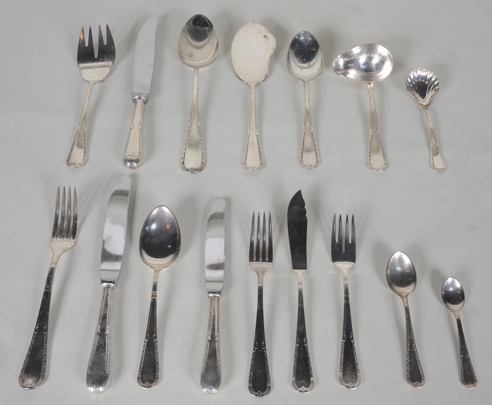 Parte de faqueiro de metal prateado Wolff - Prata 90, composto de: 10... - foto 1 de 7