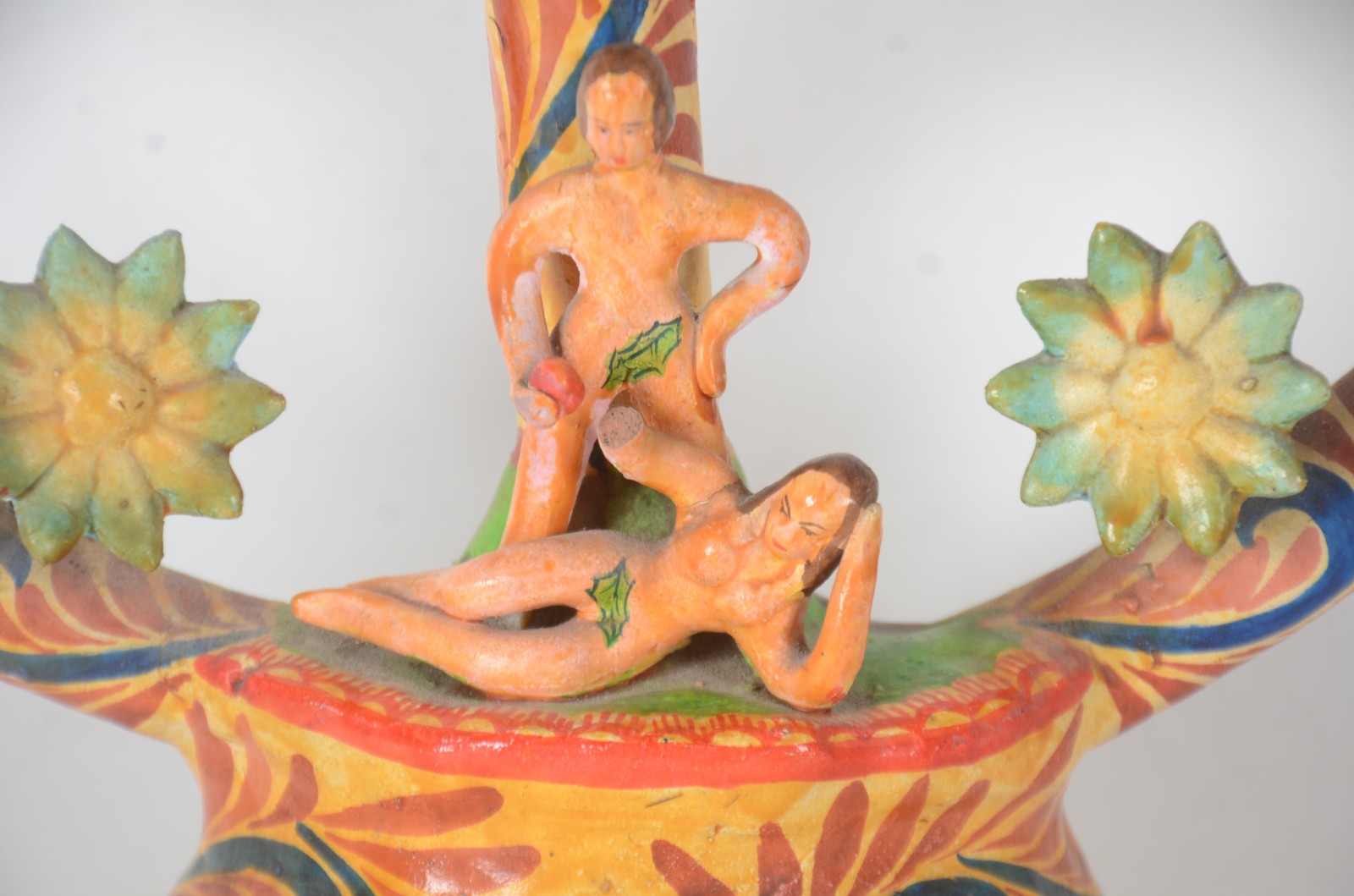 Três peças decorativas mexicanas, sendo: bowl de madeira pintada... - foto 5 de 11