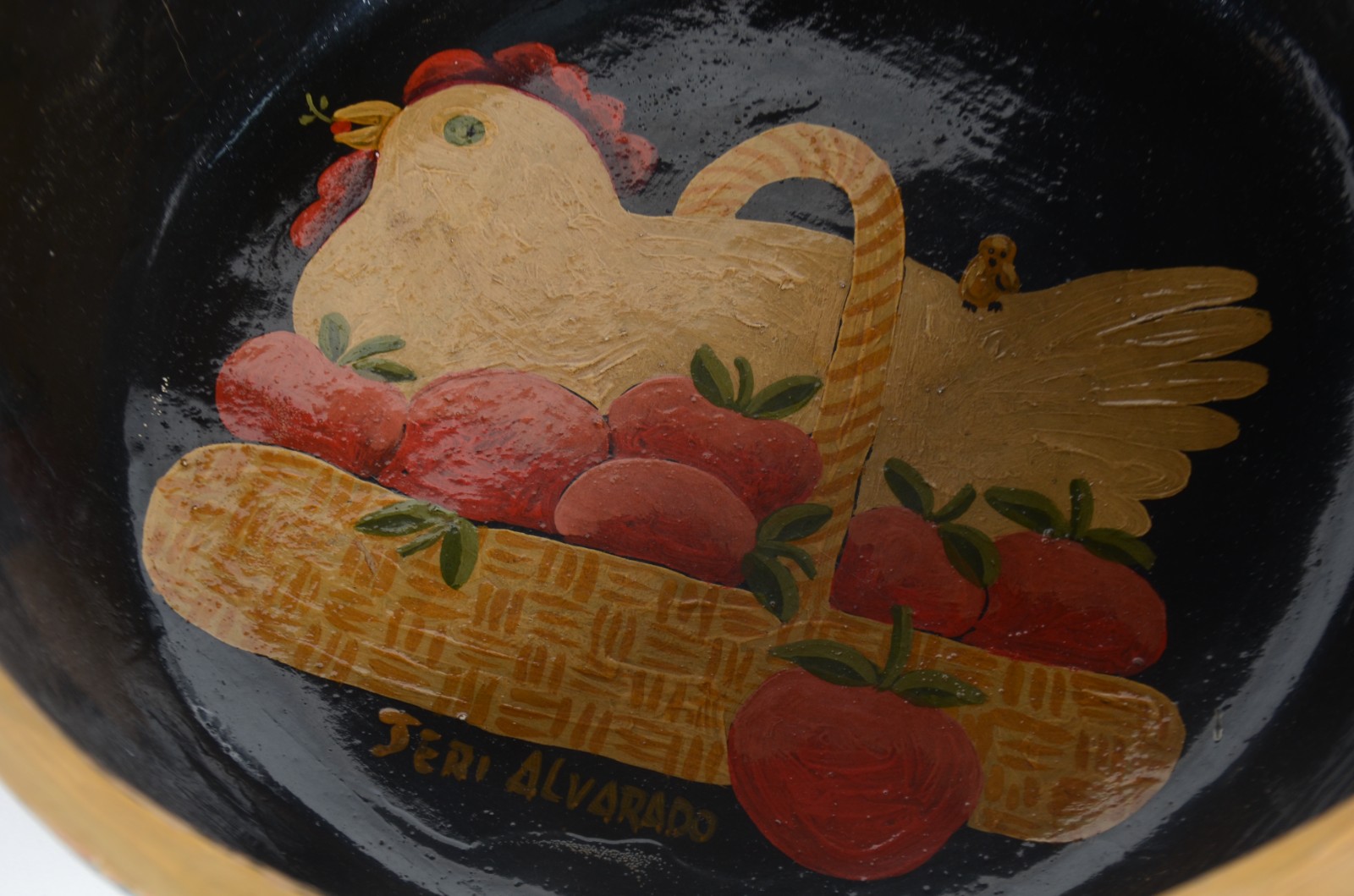 Três peças decorativas mexicanas, sendo: bowl de madeira pintada... - foto 8 de 11