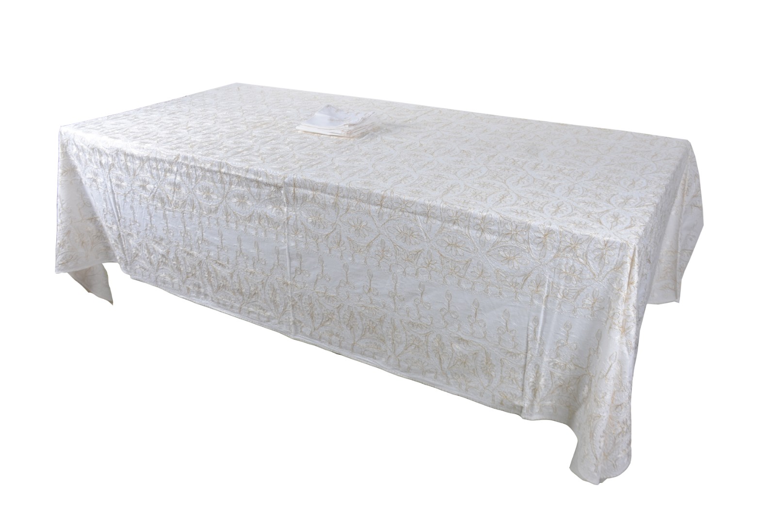 Toalha de mesa da Jordânia com bordados em dourado. Acompanham 9... - foto 1 de 10