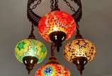 Lustre turco de metal e vidro colorido para 4 l... - Lustre turco de metal e vidro colorido para 4 luzes.