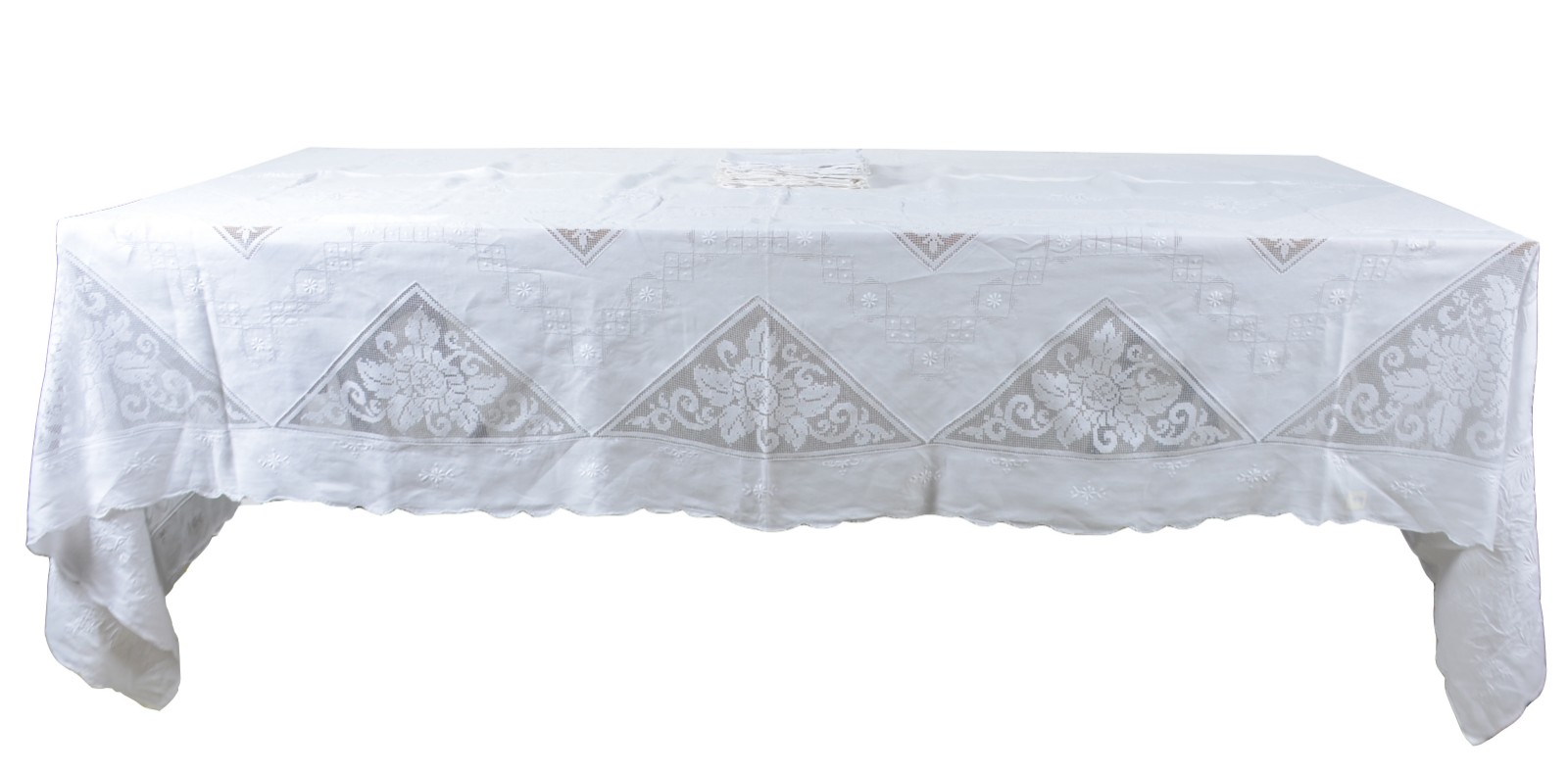 Toalha de mesa de linho branco com bordados e labirinto. Acompanham... - foto 2 de 11