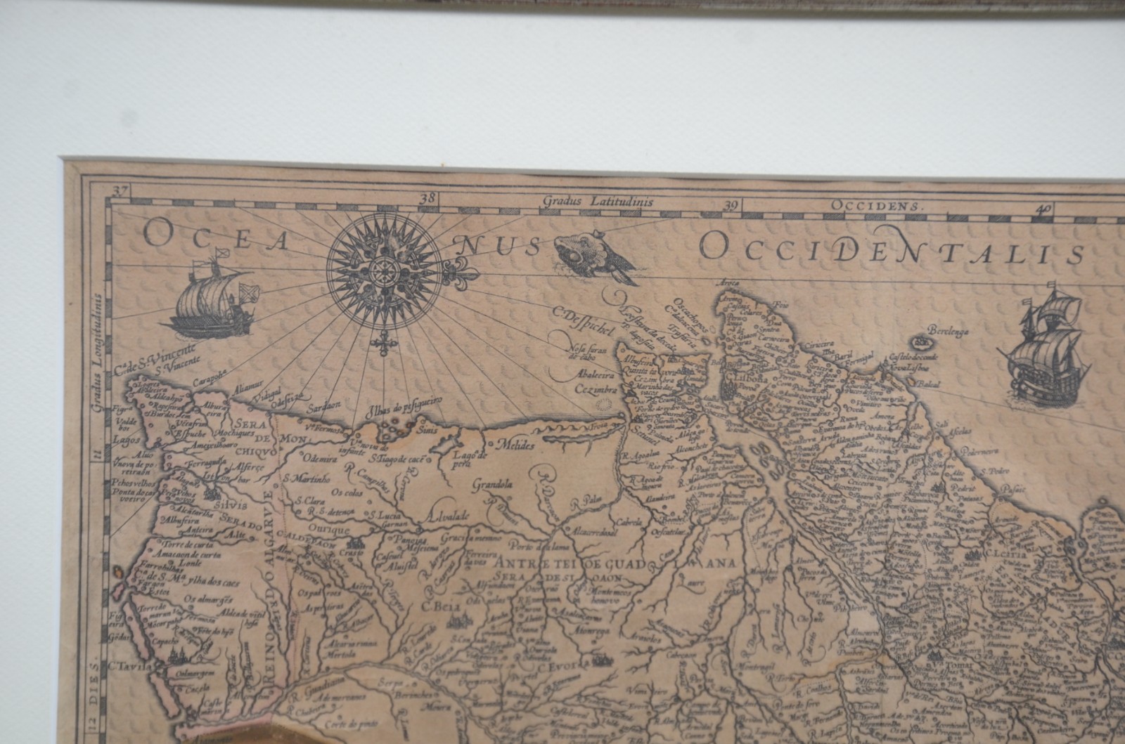 Dois antigos mapas, sendo um do Brasil e outro de Portugal. - foto 6 de 10