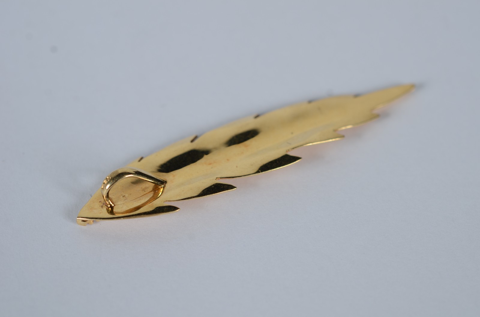 Pendente de ouro 18 k., contraste 750 feitio folha com brilhantes... - foto 4 de 6