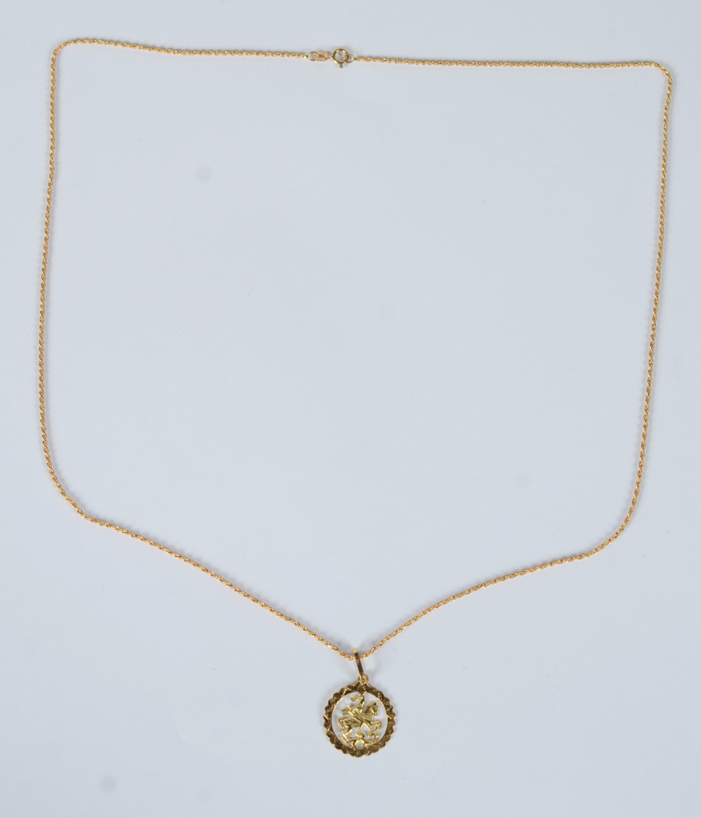 Colar de ouro 18 k., pendente de São Jorge. (Por motivos de segurança... - foto 3 de 10