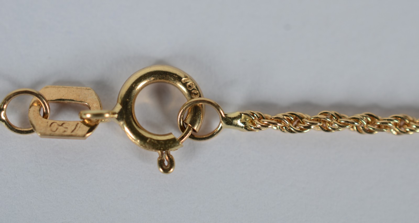 Colar de ouro 18 k., pendente de São Jorge. (Por motivos de segurança... - foto 4 de 10