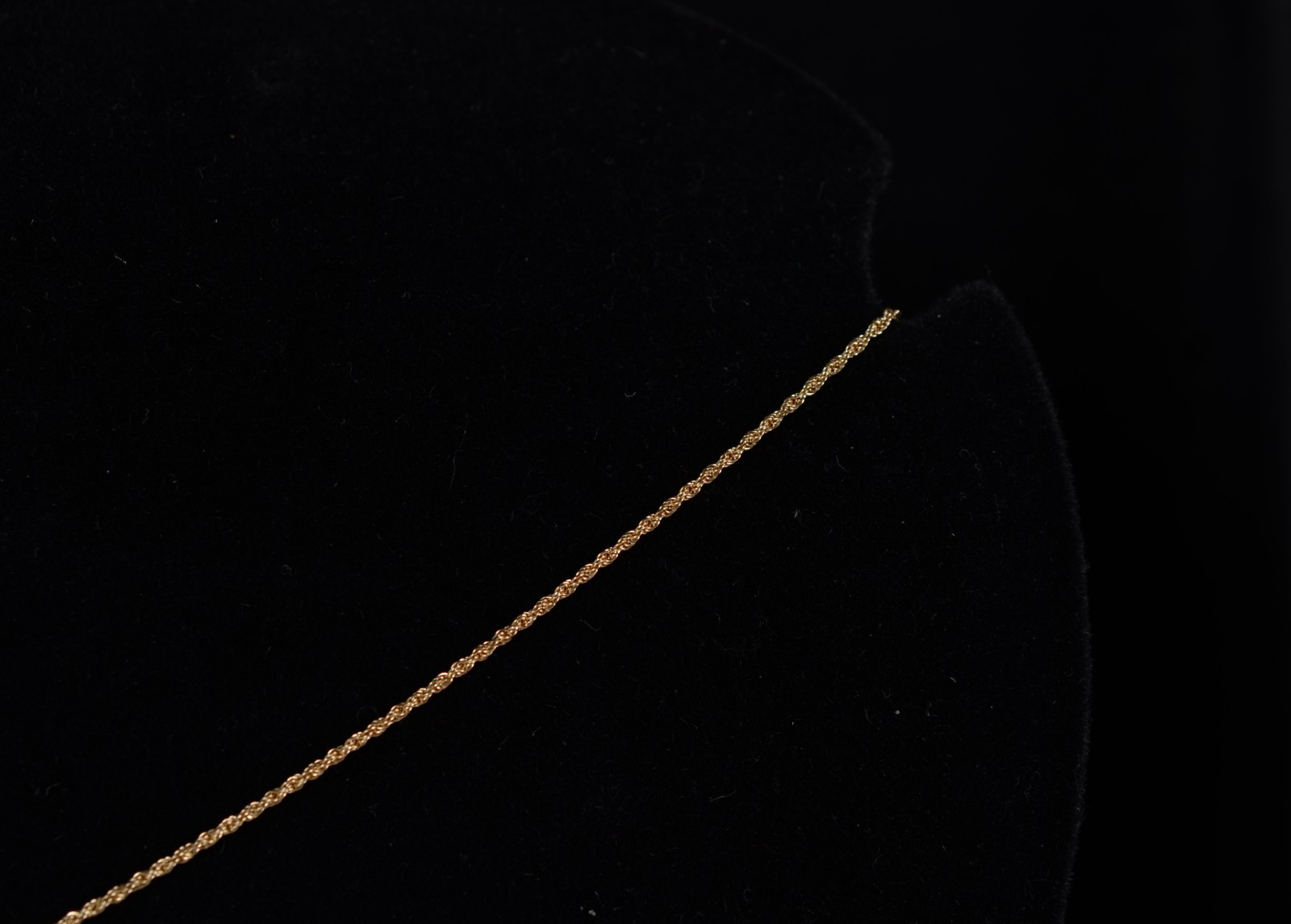 Colar de ouro 18 k., pendente de São Jorge. (Por motivos de segurança... - foto 10 de 10