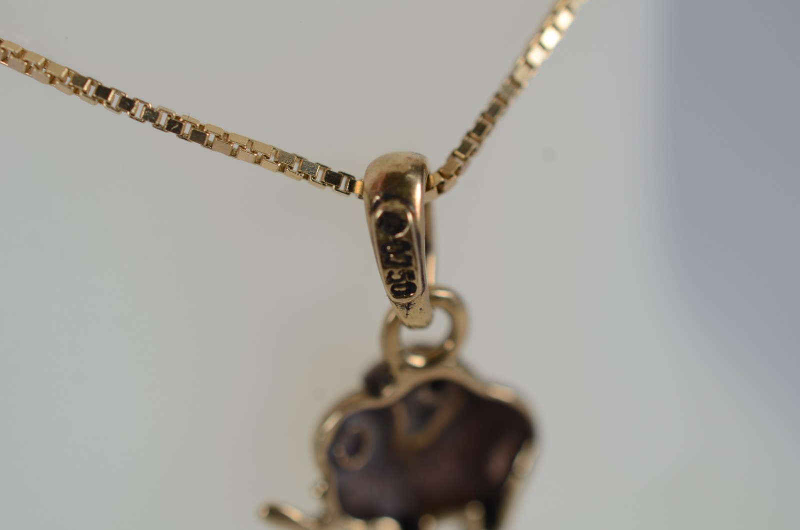 Tornozeleira de ouro 18 k., contraste 750 com pendente. (Por motivos... - foto 7 de 8