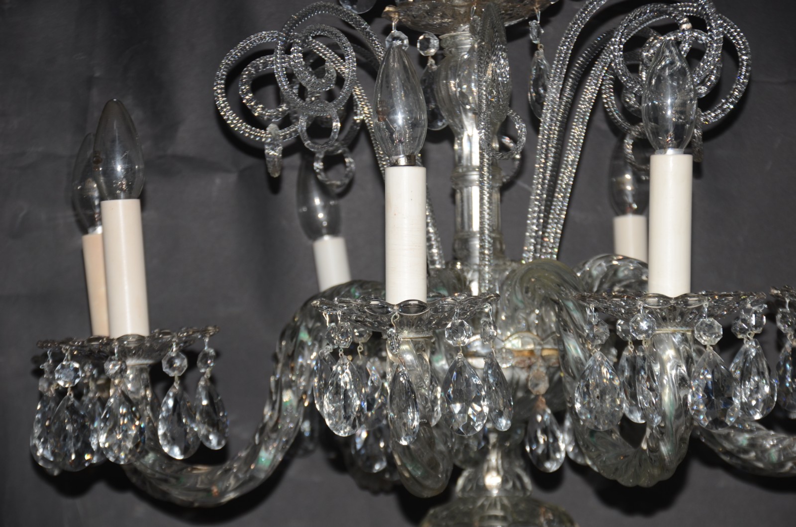 Lustre de cristal para 8 luzes, bobeches com bordas peroladas... - foto 5 de 10